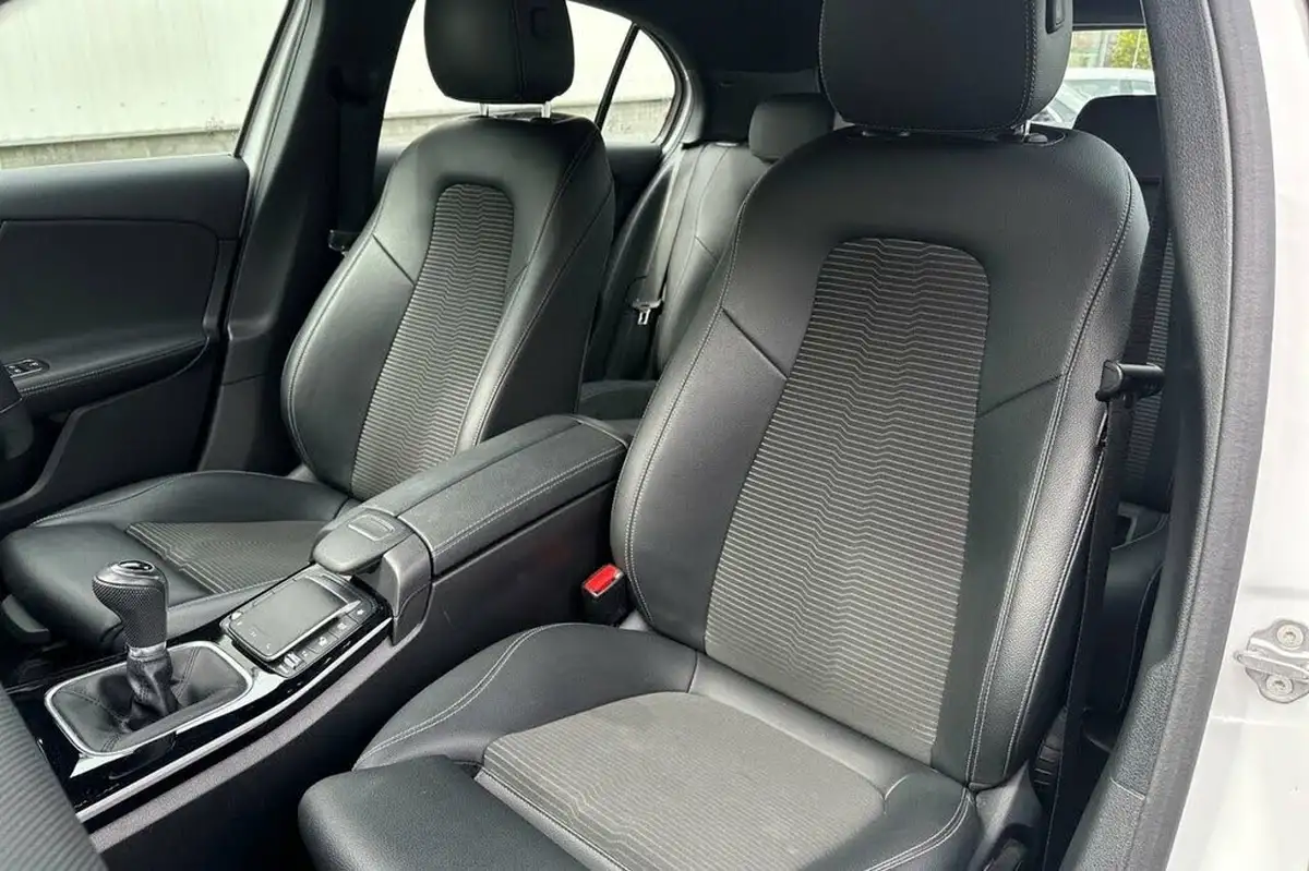2020-mercedes-benz-a-class-15d-a180d-sport-executive-hatchback-5d-big-35