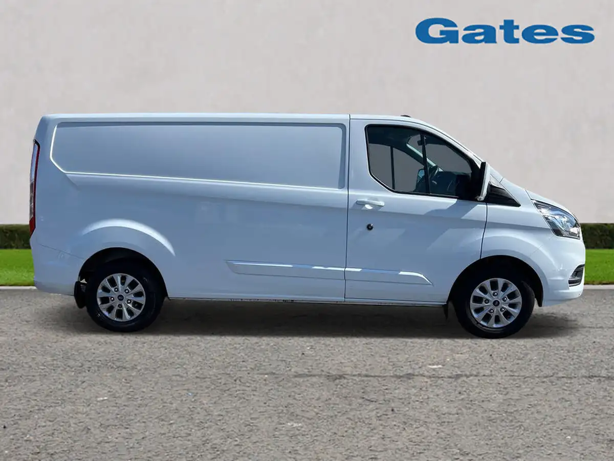 2023-ford-transit-custom-big-10