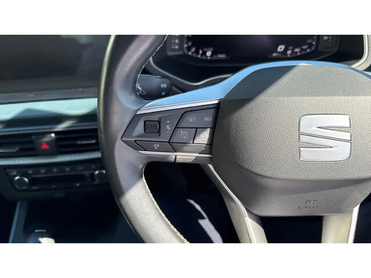 2022-seat-arona-10-tsi-xperience-lux-dsg-big-24