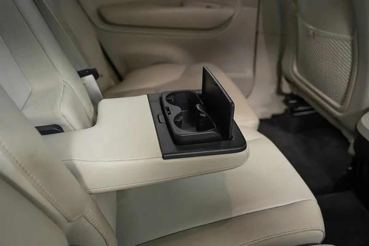 2019-volvo-xc90-20-t5-inscription-awd-big-21
