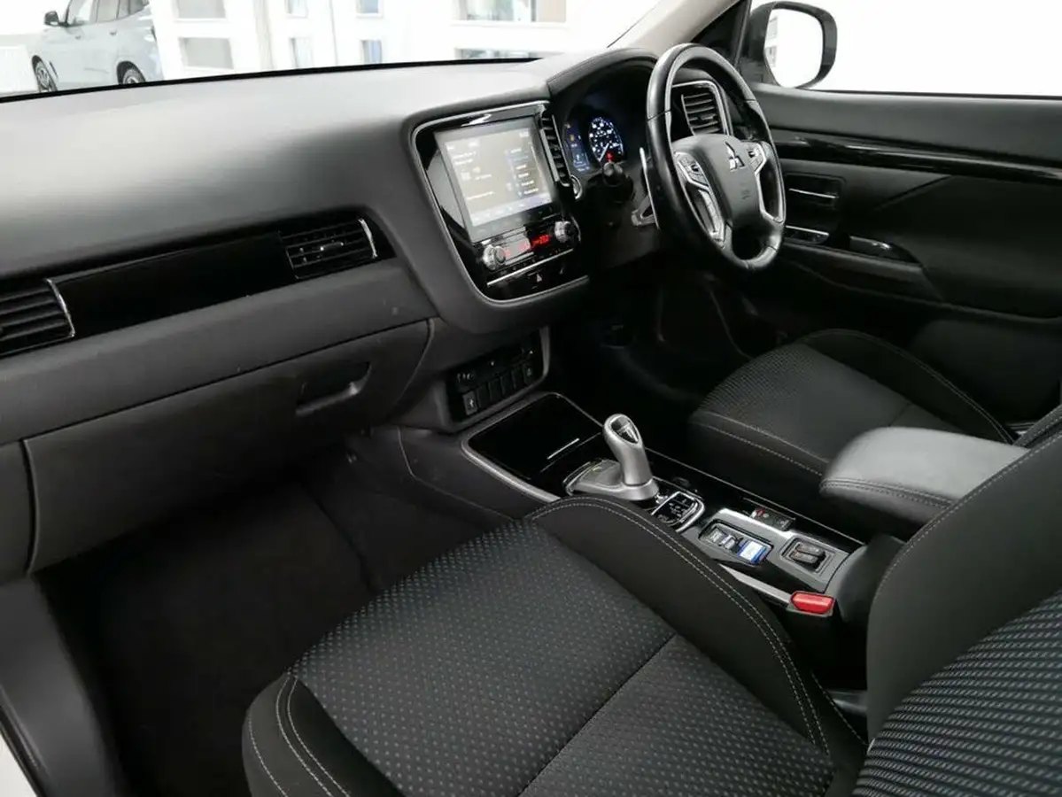 2020-mitsubishi-outlander-24-reflex-plus-commercial-big-2