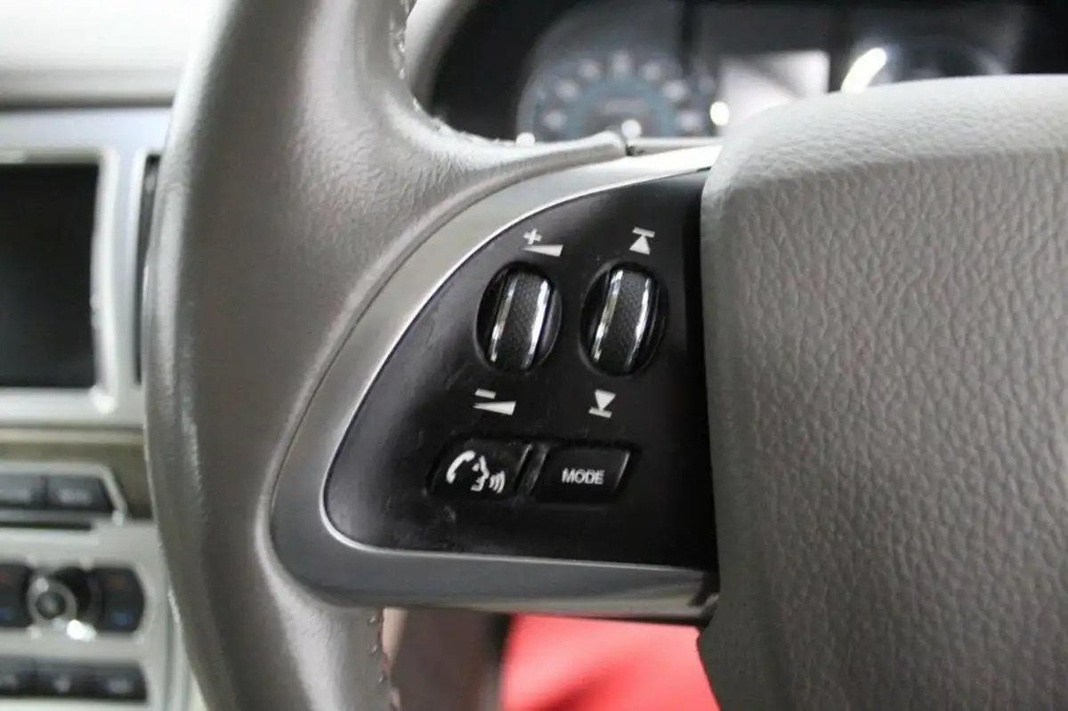 2013-jaguar-xf-30td-premium-luxury-ss-saloon-4d-auto-big-37