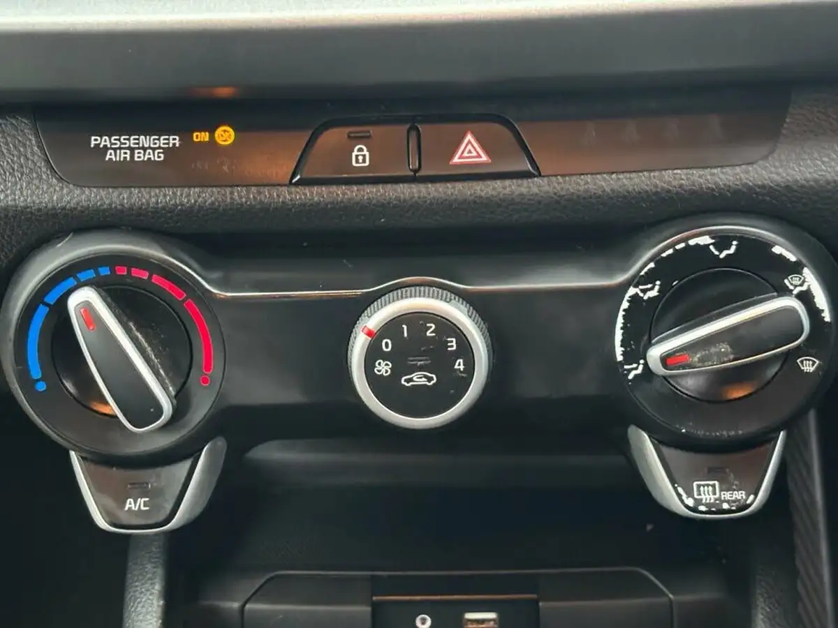 2020-kia-rio-125-1-big-30