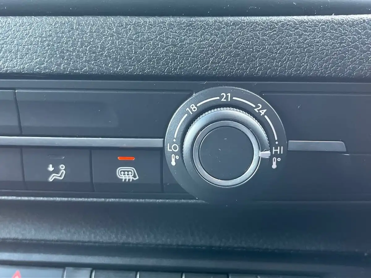 2023-peugeot-expert-15-bluehdi-professional-premium-long-1000-big-25