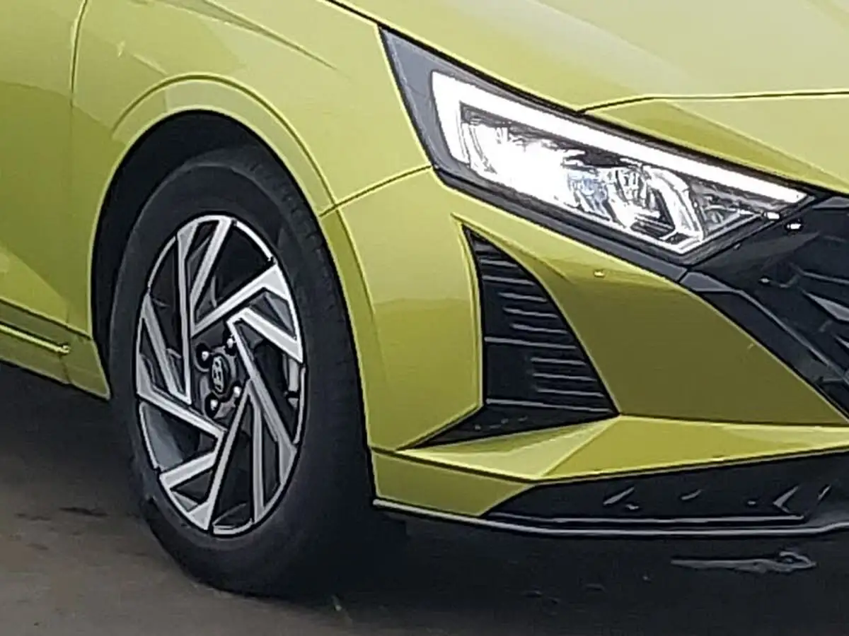 2024-hyundai-i20-10-t-gdi-advance-big-8