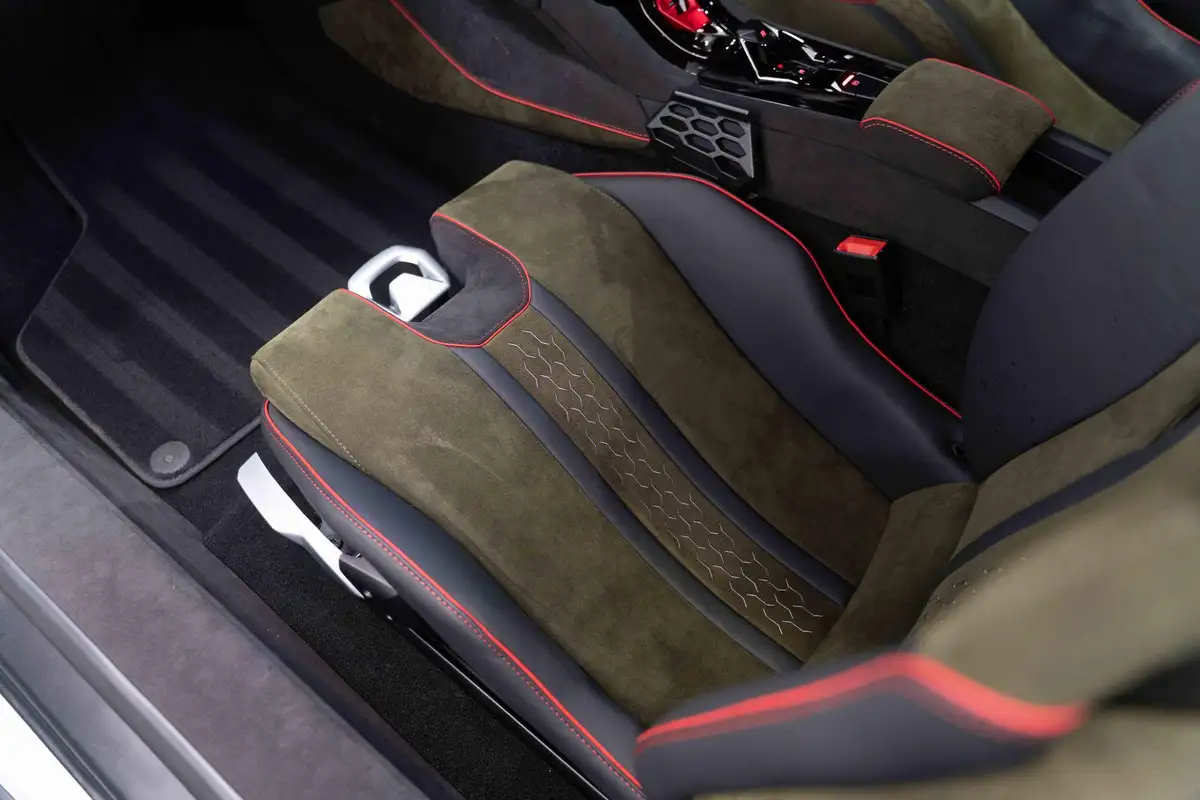 2024-lamborghini-huracan-big-34