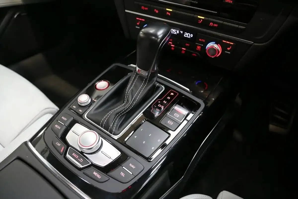 2016-audi-s7-40-tfsi-big-23