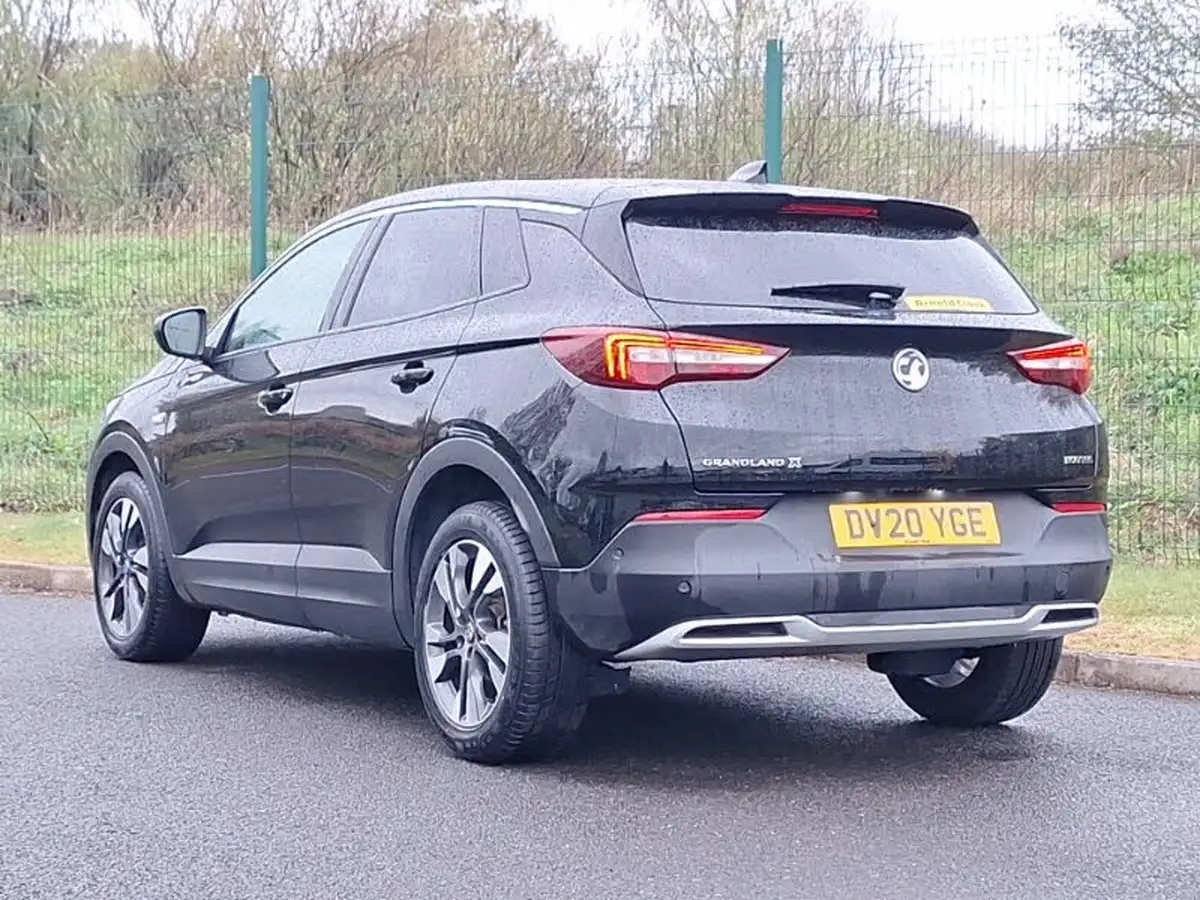 2020-vauxhall-grandland-x-12-sri-nav-big-1