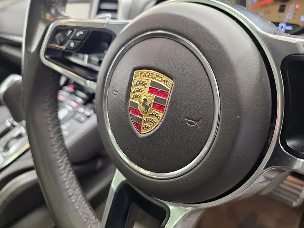 2015-porsche-cayenne-36-gts-big-25