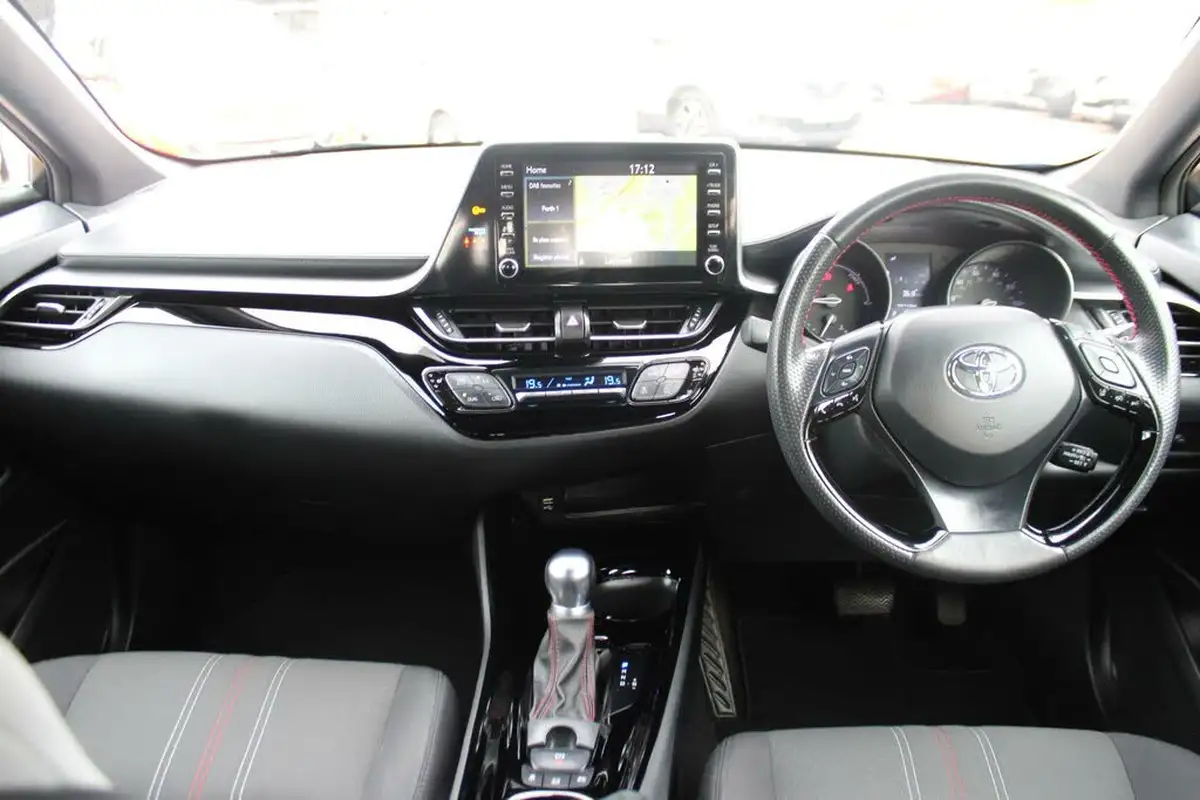 2021-toyota-c-hr-20-vvt-i-gr-sport-big-18