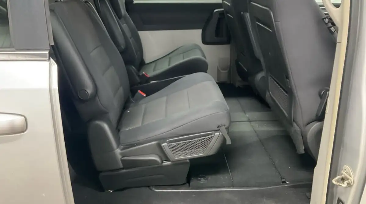 2008-chrysler-grand-voyager-28td-touring-big-6
