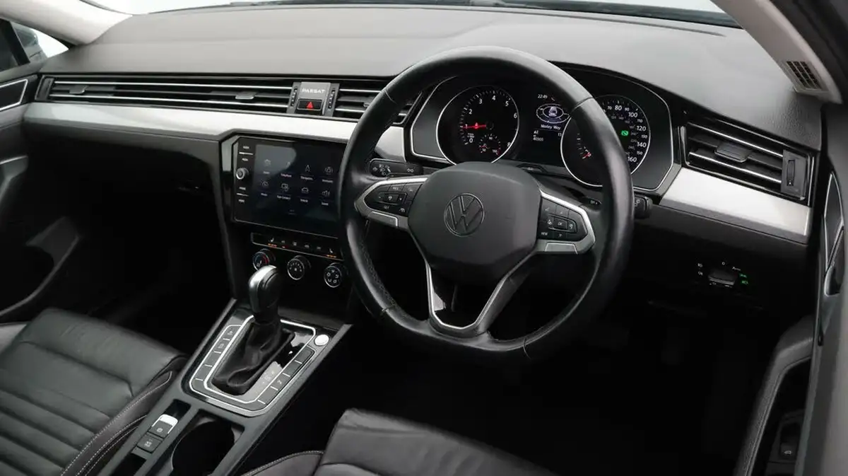2022-volkswagen-passat-15-tsi-sel-estate-5d-dsg-big-9