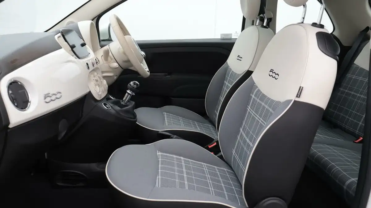 2020-fiat-500-10-lounge-big-14