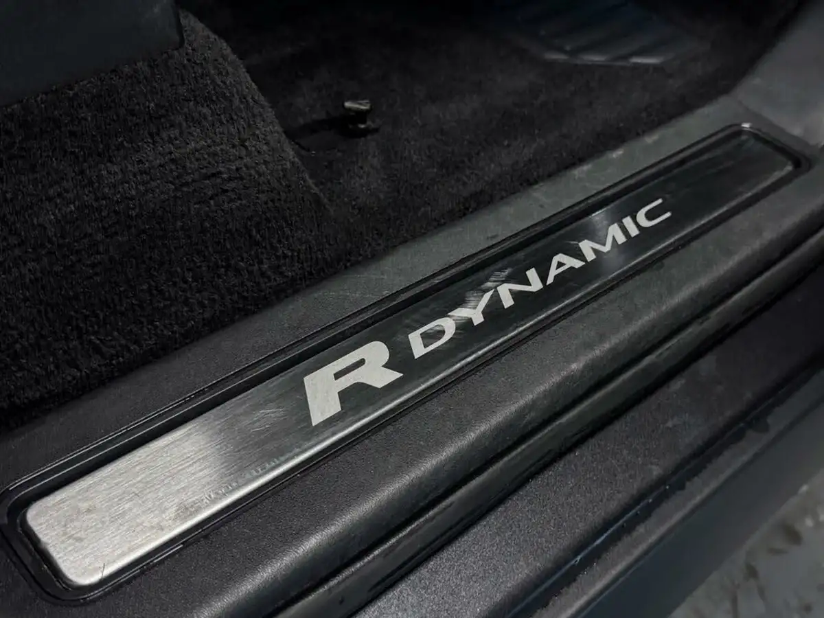 2021-land-rover-discovery-30-d300-r-dynamic-hse-big-23