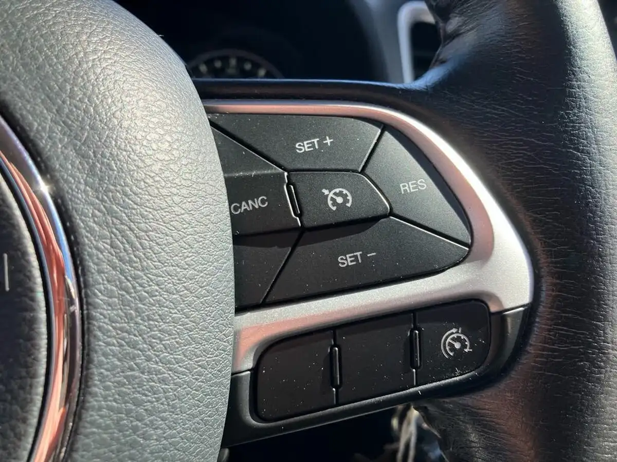 2016-jeep-renegade-16-multijet-ii-longitude-ss-big-20