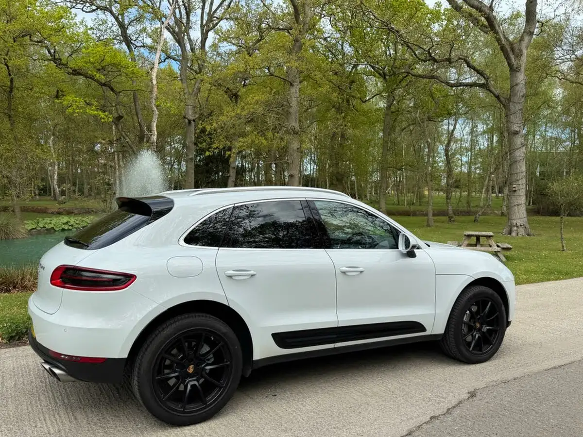2016-porsche-macan-30td-s-big-2