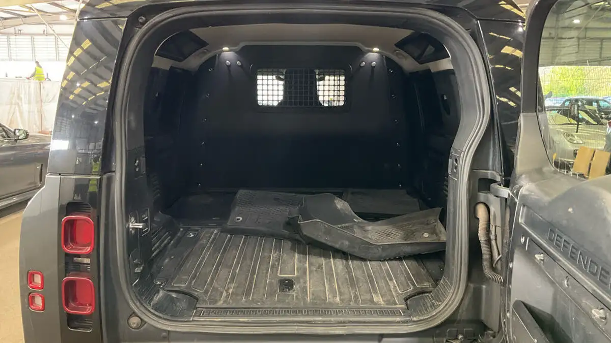 2022-land-rover-110-defender-30-d250-hard-top-se-110-2997cc-big-12