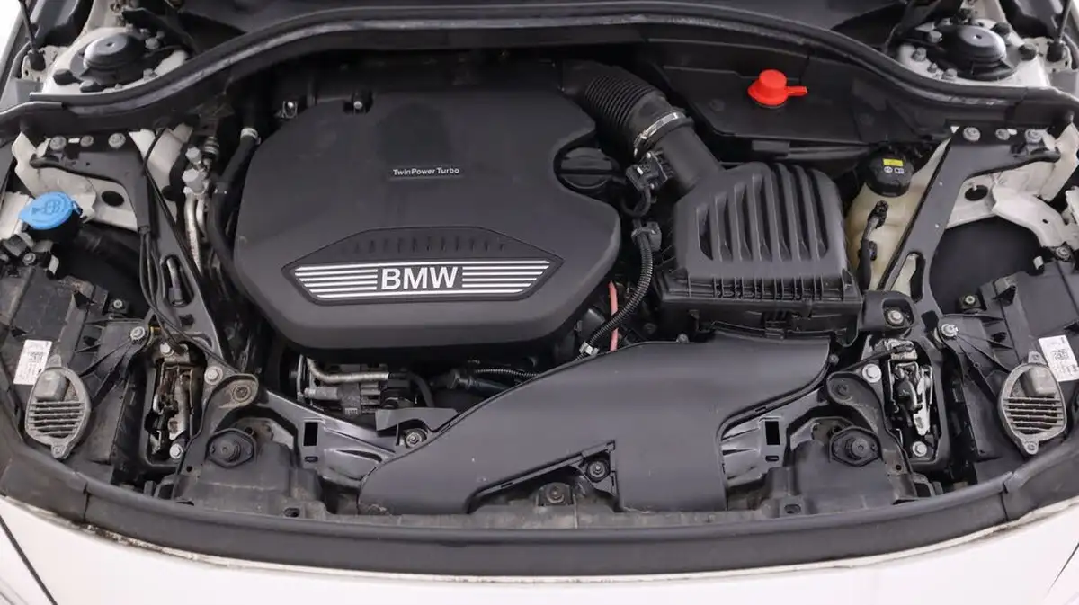 2020-bmw-1-series-15td-116d-sport-big-19