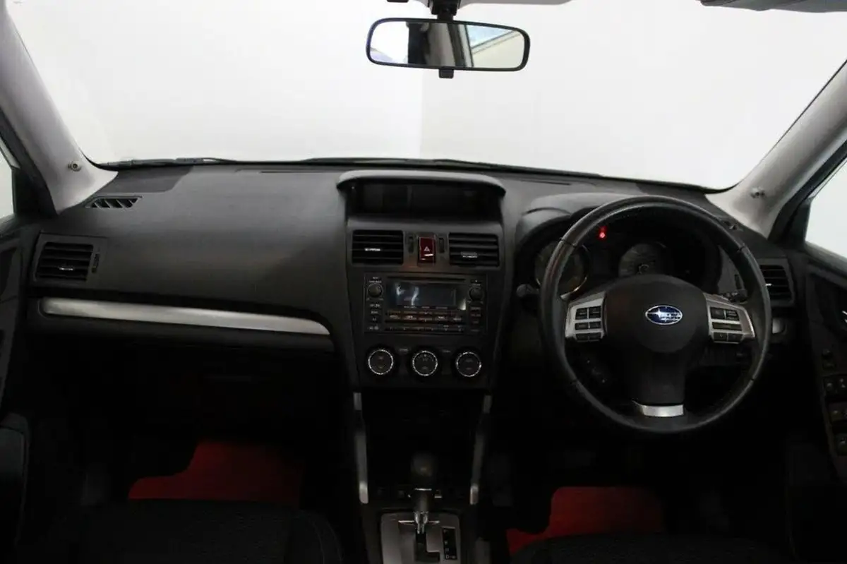 2014-subaru-forester-20-xe-premium-lineartronic-big-22