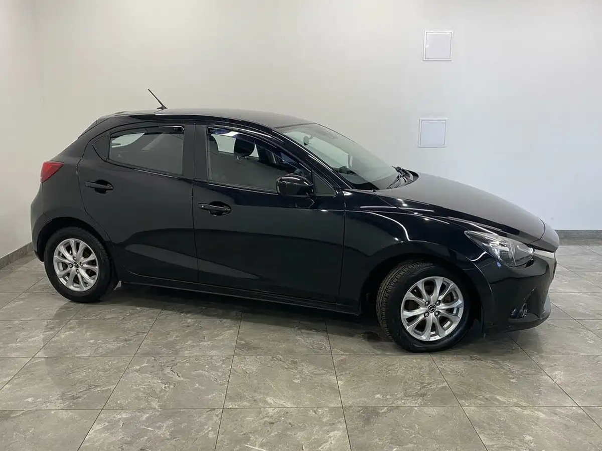 2015-mazda-mazda2-15-se-l-90ps-big-1