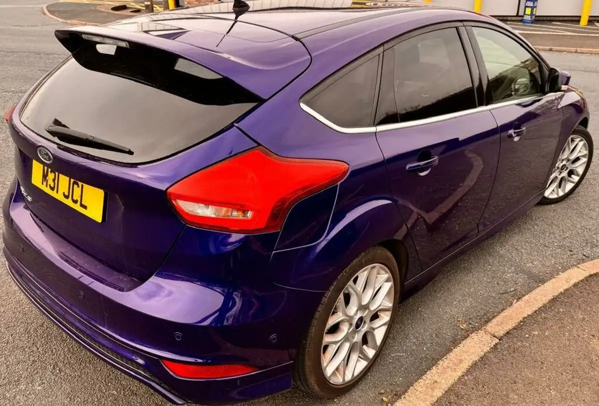 2016-ford-focus-15tdci-zetec-s-hatchback-big-4
