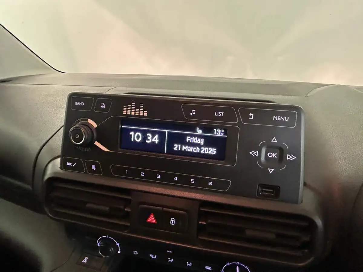 2021-vauxhall-combo-15cdti-dynamic-2300-100pseu6dt-l2h1-panel-big-27