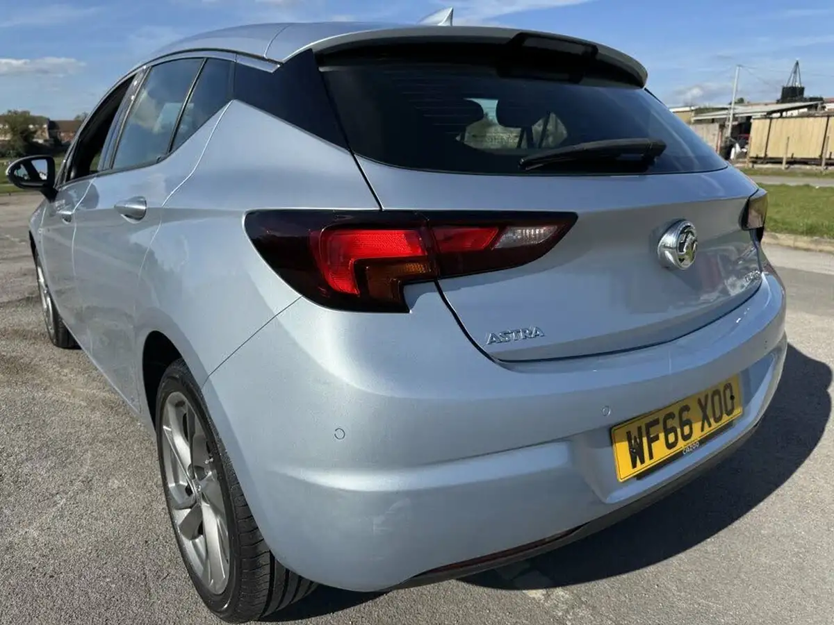 2016-vauxhall-astra-14i-16v-turbo-sri-nav-150ps-ss-hatchback-auto-big-33