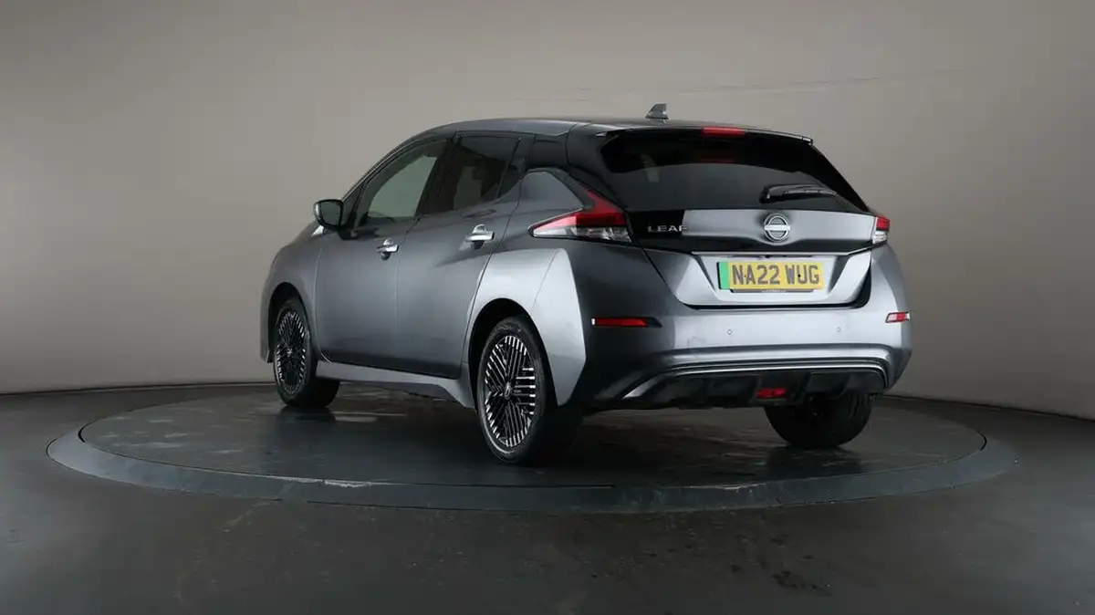 2022-nissan-leaf-e-e-tekna-59kwh-big-60