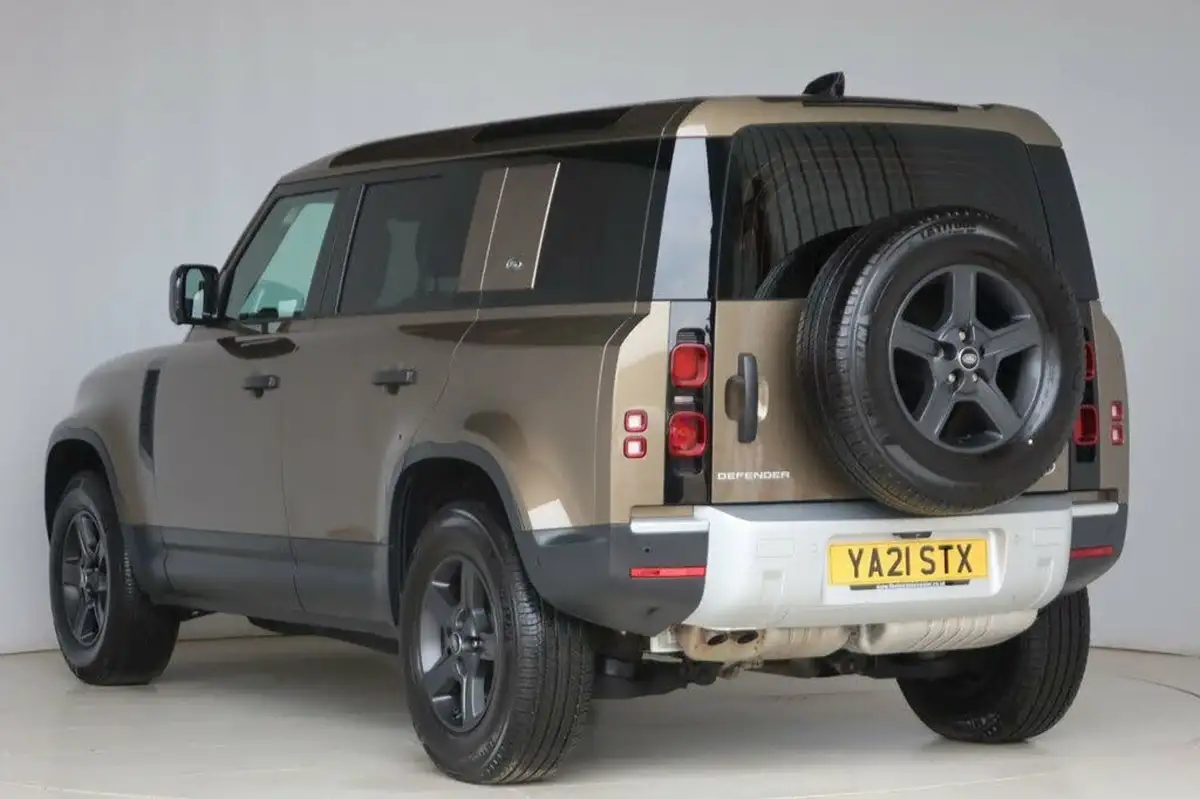 2021-land-rover-110-defender-30-d200-standard-big-10