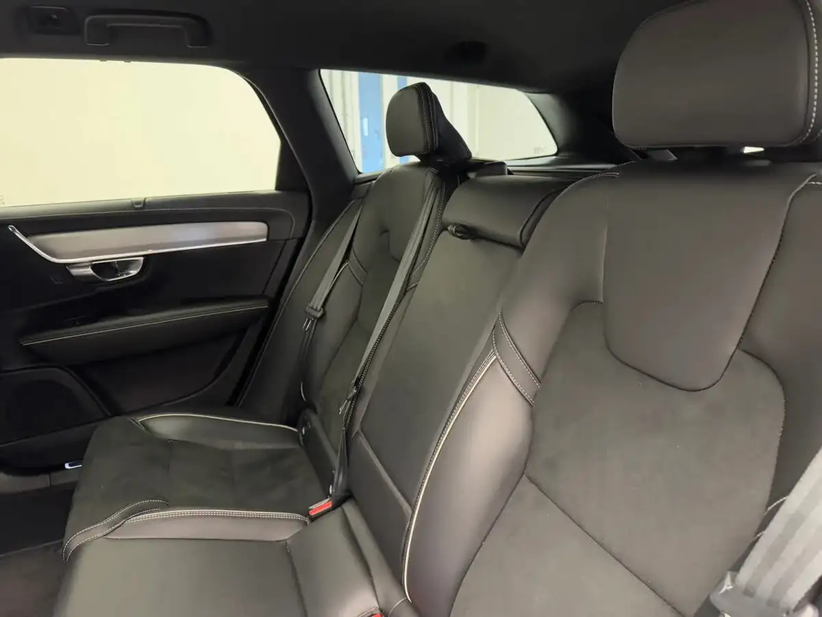 2022-volvo-v90-20td-b4-r-design-big-12