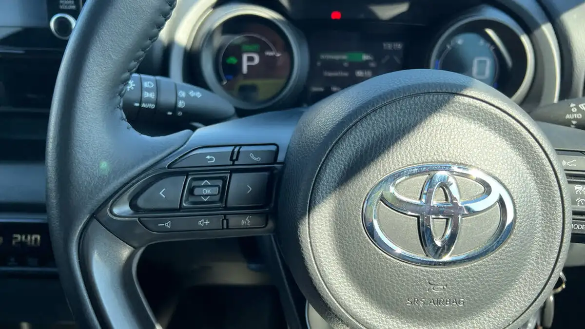 2021-toyota-yaris-15-vvt-i-design-big-22