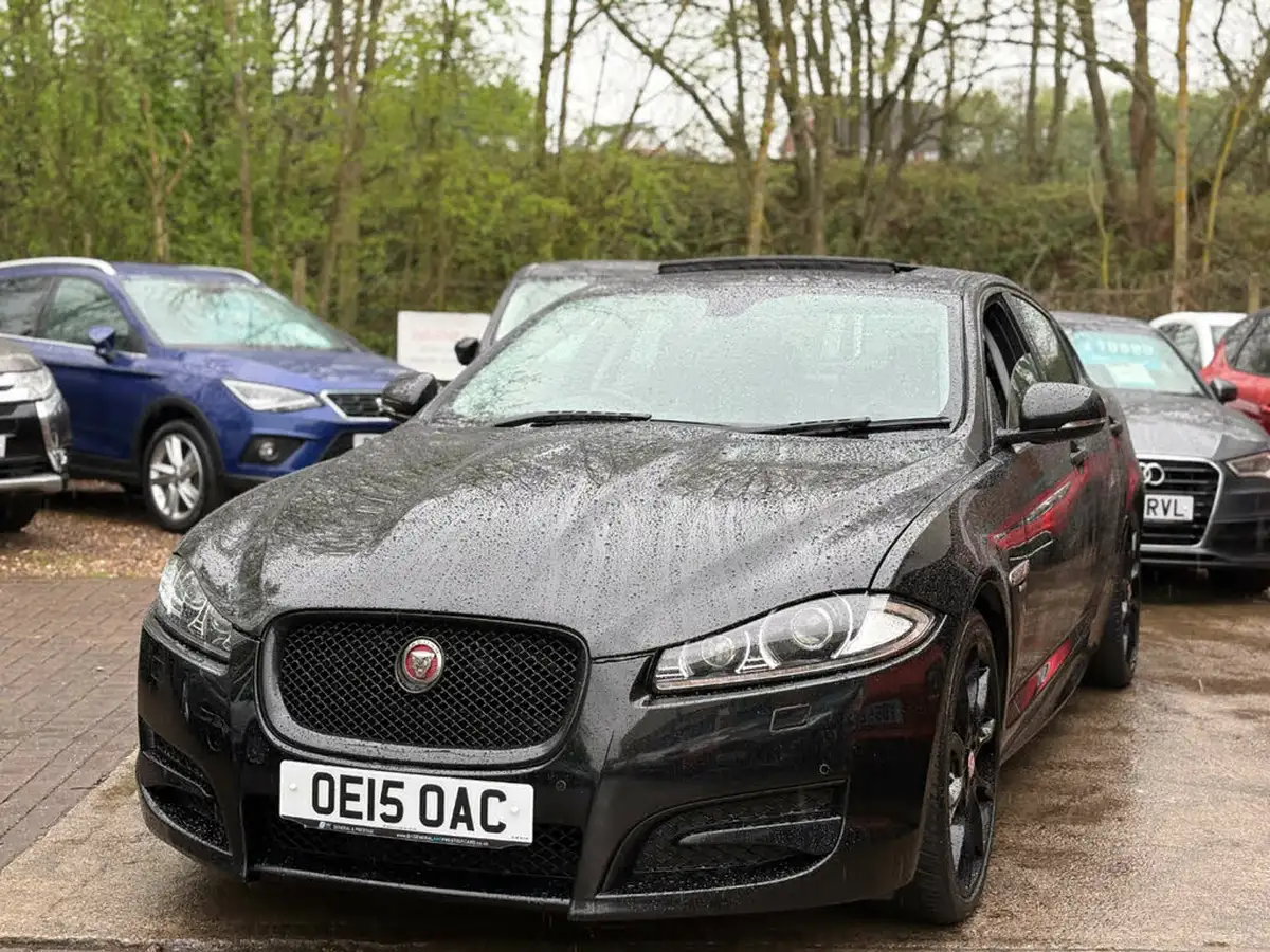 2015-jaguar-xf-22td-r-sport-black-saloon-4d-big-9