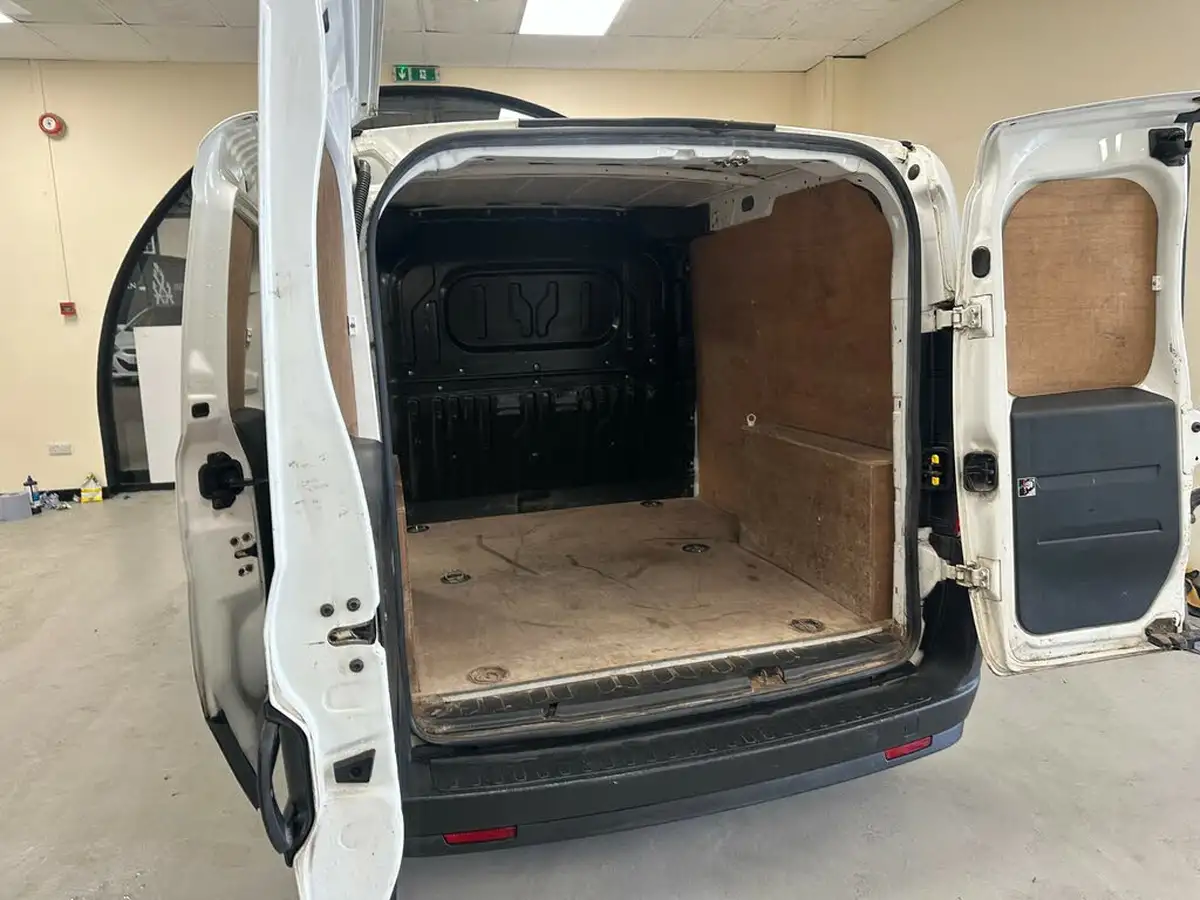2015-fiat-doblo-cargo-13td-v-l1-refrigerated-van-big-9