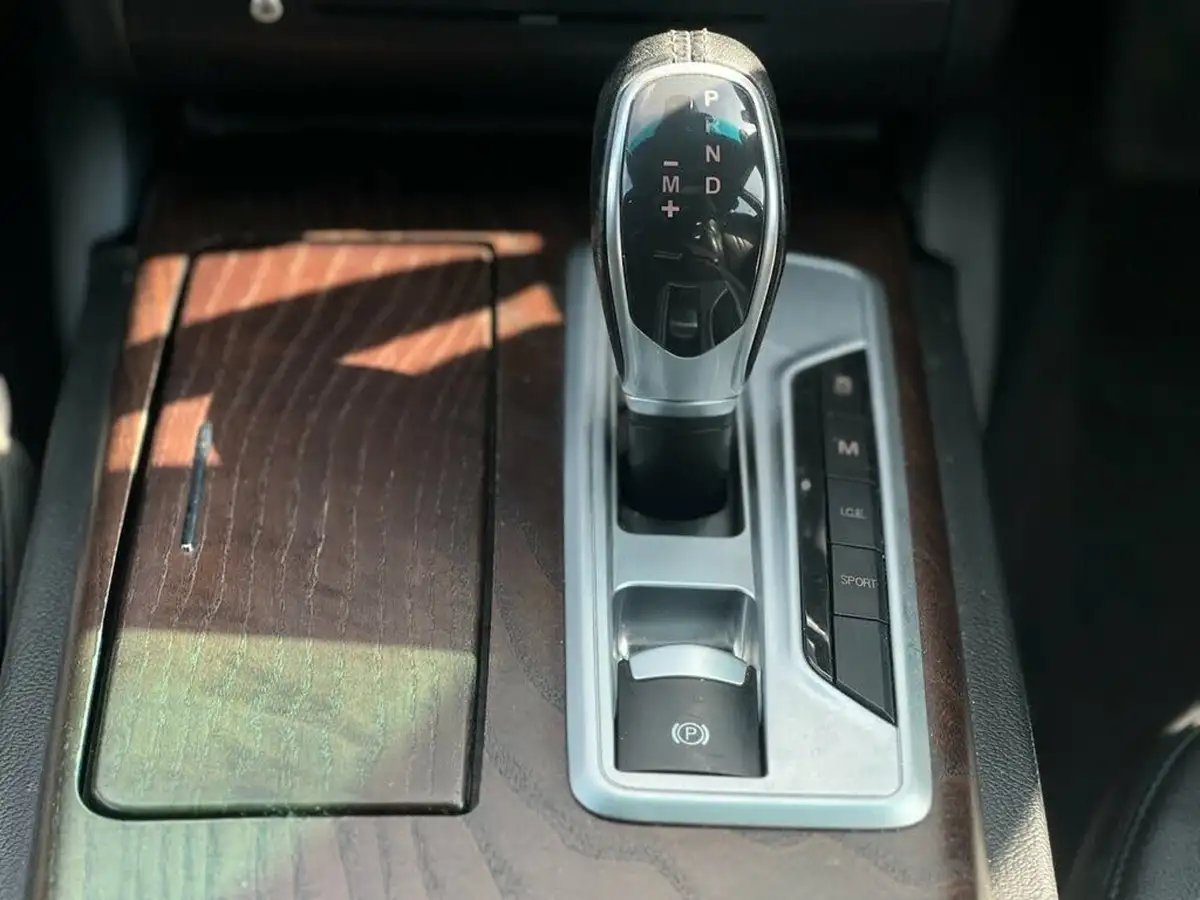 2016-maserati-ghibli-30td-big-12