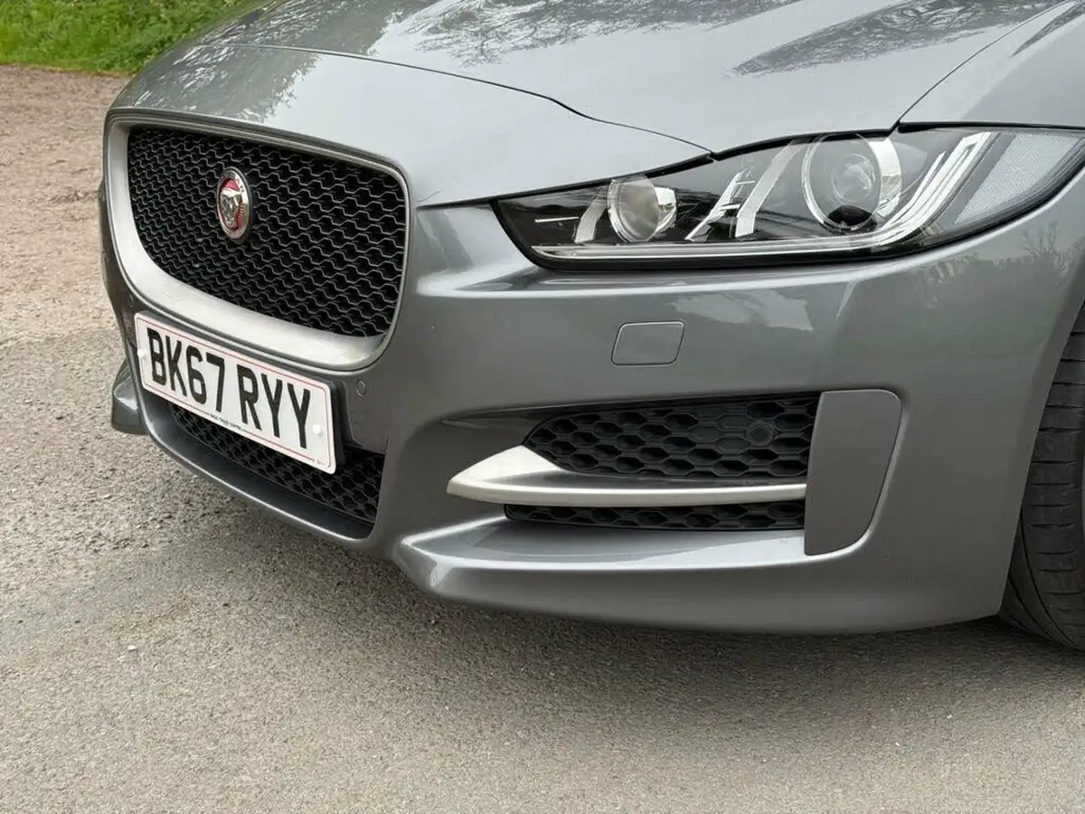 2017-jaguar-xe-20d-r-sport-180ps-ss-1999cc-auto-big-31