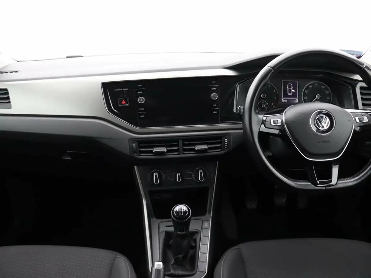 2018-volkswagen-polo-10-se-75ps-big-12
