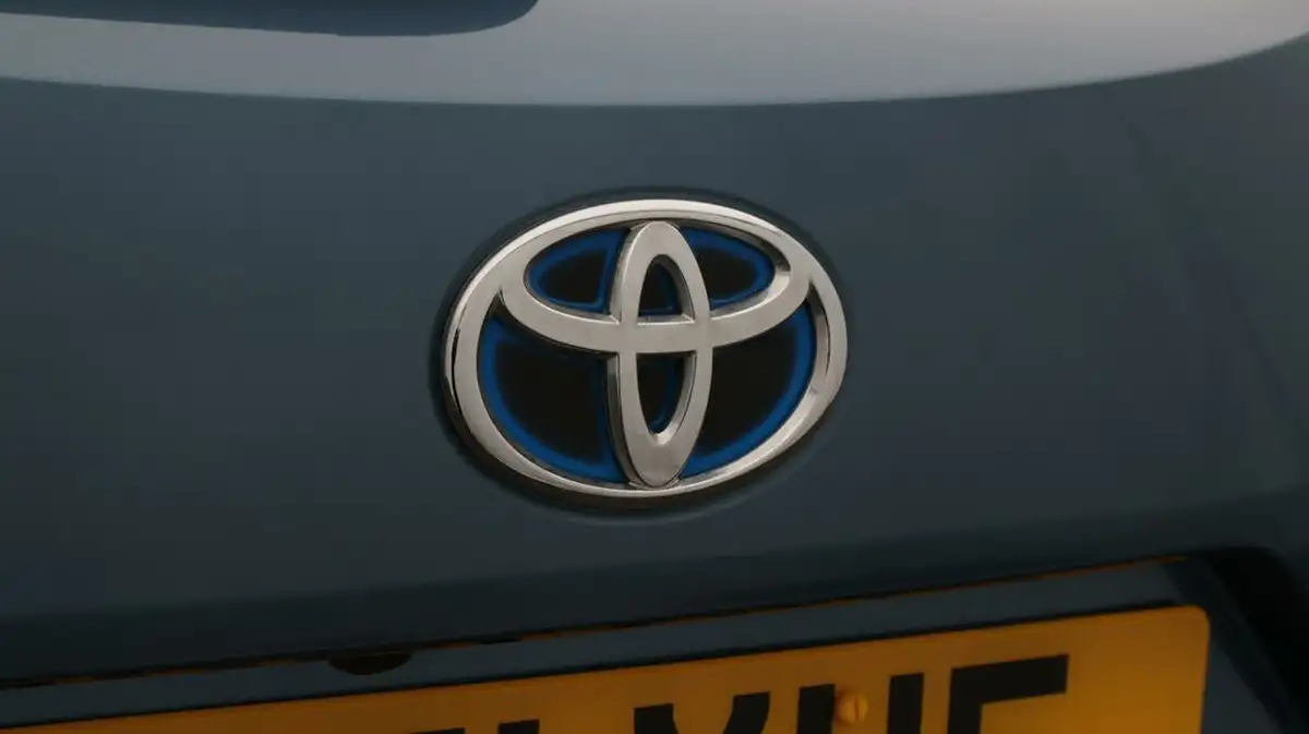 2022-toyota-corolla-18-vvt-i-icon-120bhp-spare-wheel-touring-sports-5d-big-21