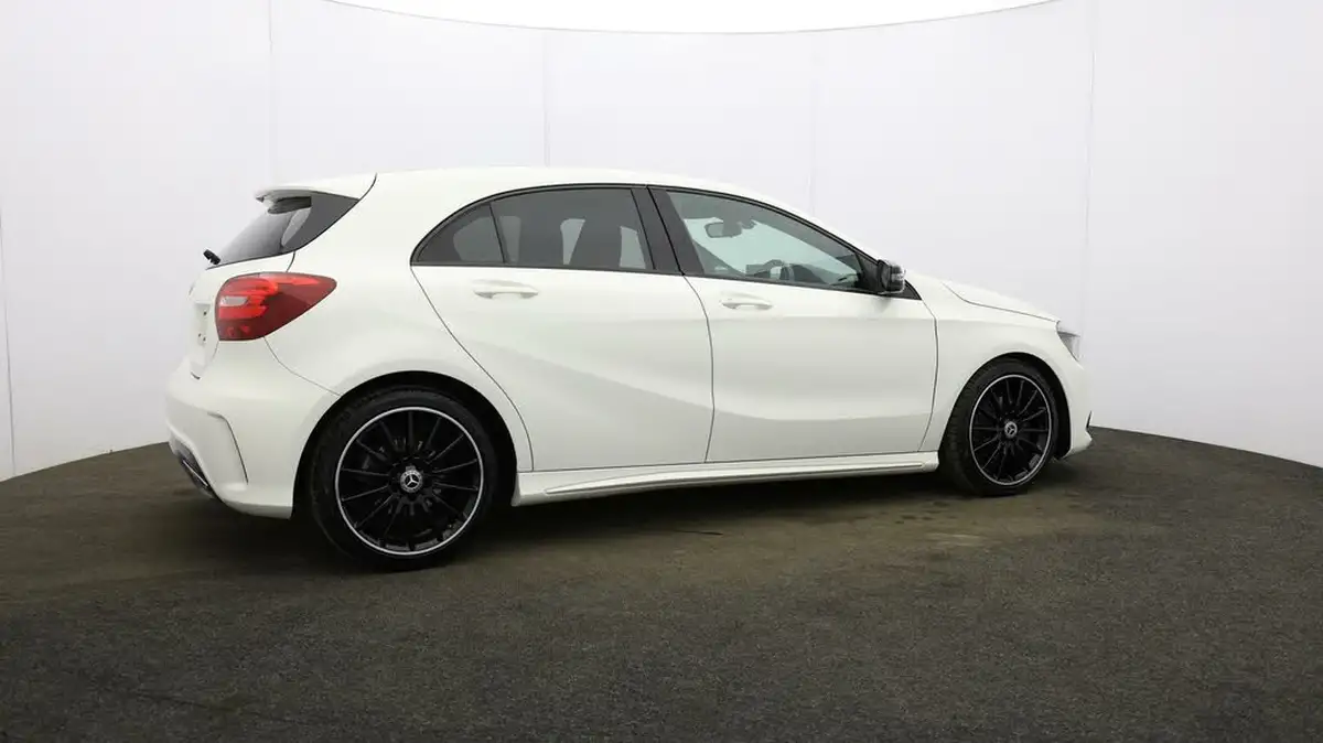 2017-mercedes-benz-a-class-16-a200-amg-line-ss-7g-dct-big-47