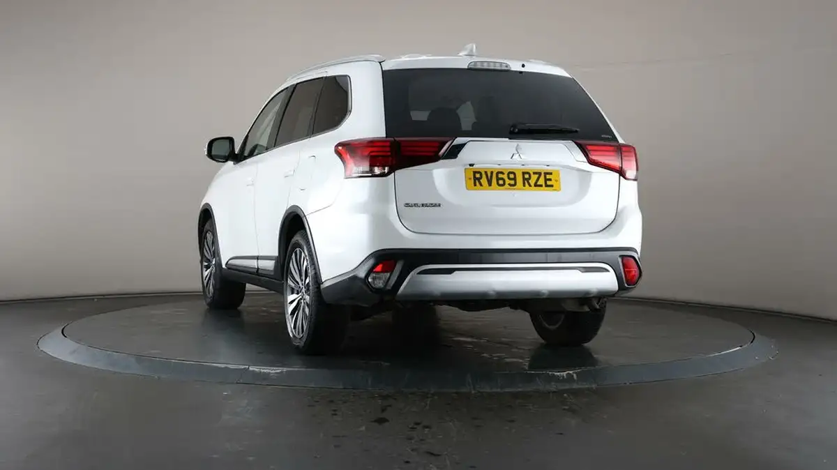 2019-mitsubishi-outlander-20-exceed-big-50