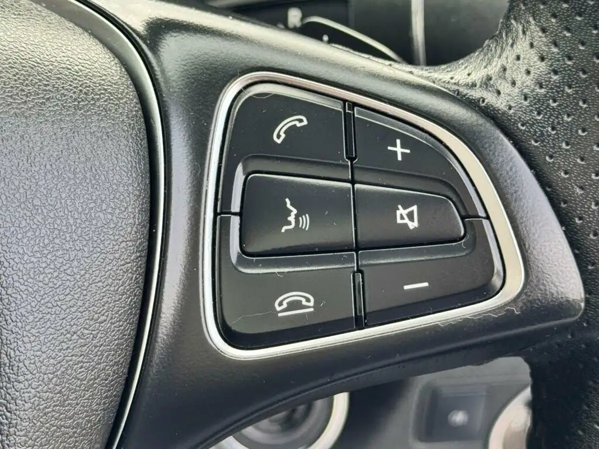 2016-mercedes-benz-a-class-15d-a180d-sport-ss-7g-dct-big-15