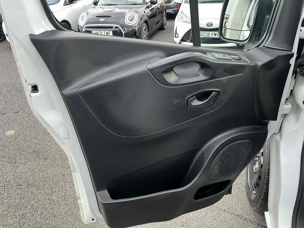 2021-renault-trafic-20dci-ll30-energy-120-business-panel-big-20