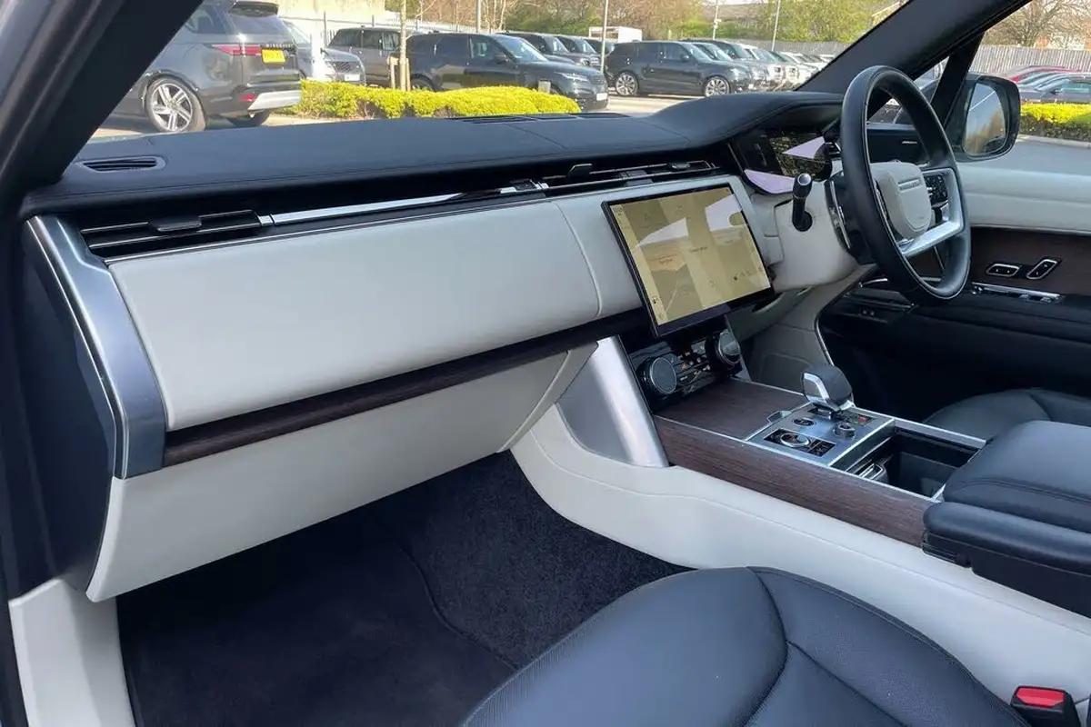 2023-land-rover-range-rover-30-p440e-se-big-53