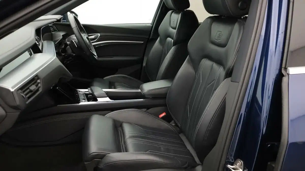 2022-audi-e-tron-55e-s-line-sportback-big-14