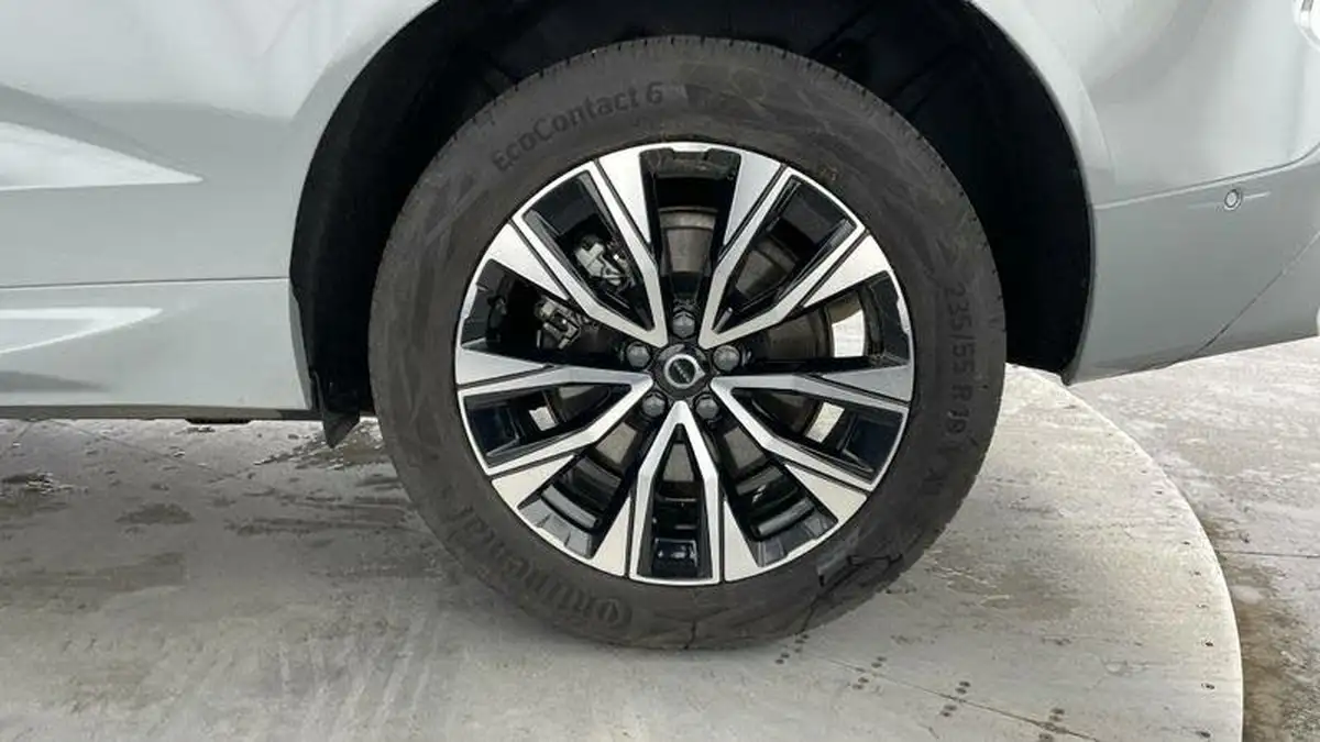 2024-volvo-xc60-20-b5-plus-big-32