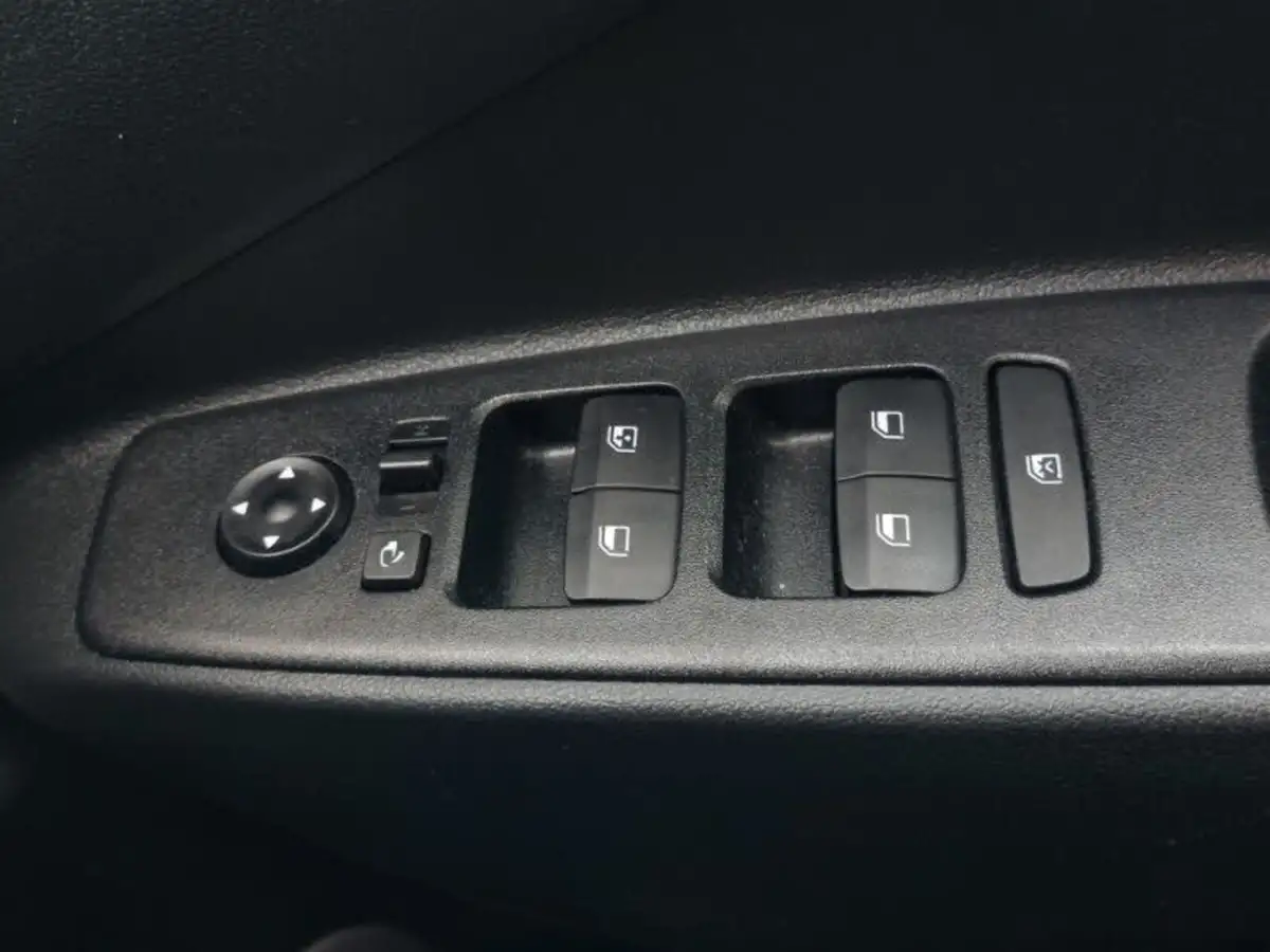 2024-hyundai-i10-10-t-gdi-n-line-90ps-two-tone-roof-big-18