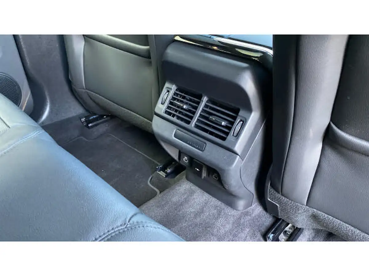 2023-land-rover-range-rover-evoque-15-p300e-dynamic-se-big-17