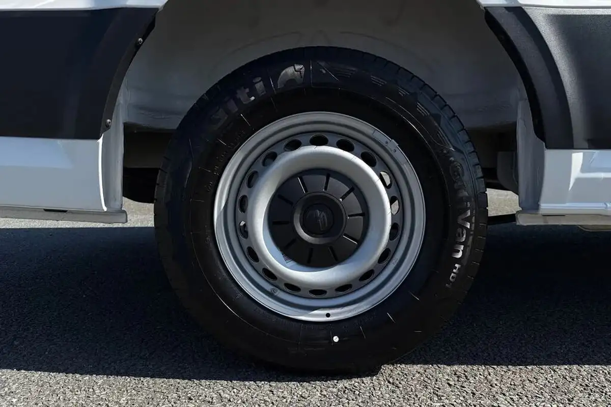 2024-volkswagen-crafter-20tdi-cr35-mwb-commerce-plus-140pseu6d-big-9
