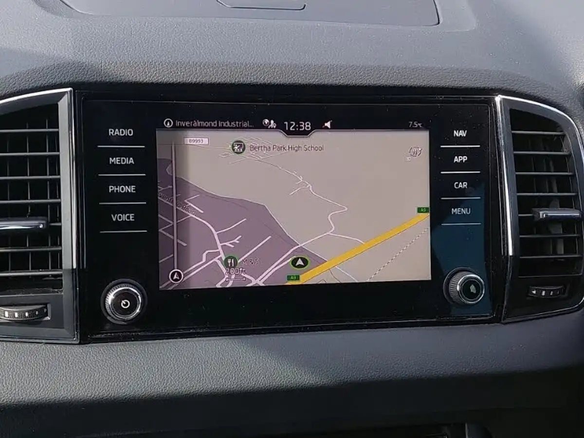2023-skoda-karoq-15-tsi-se-drive-dsg-big-9
