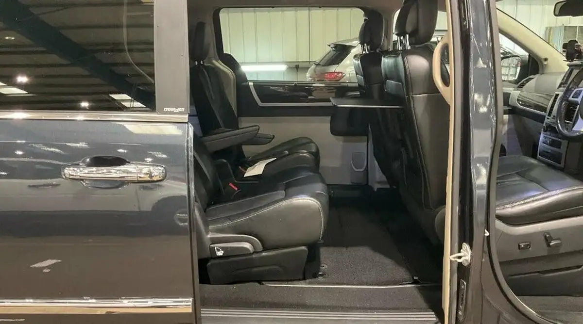 2014-chrysler-grand-voyager-28td-limited-big-7