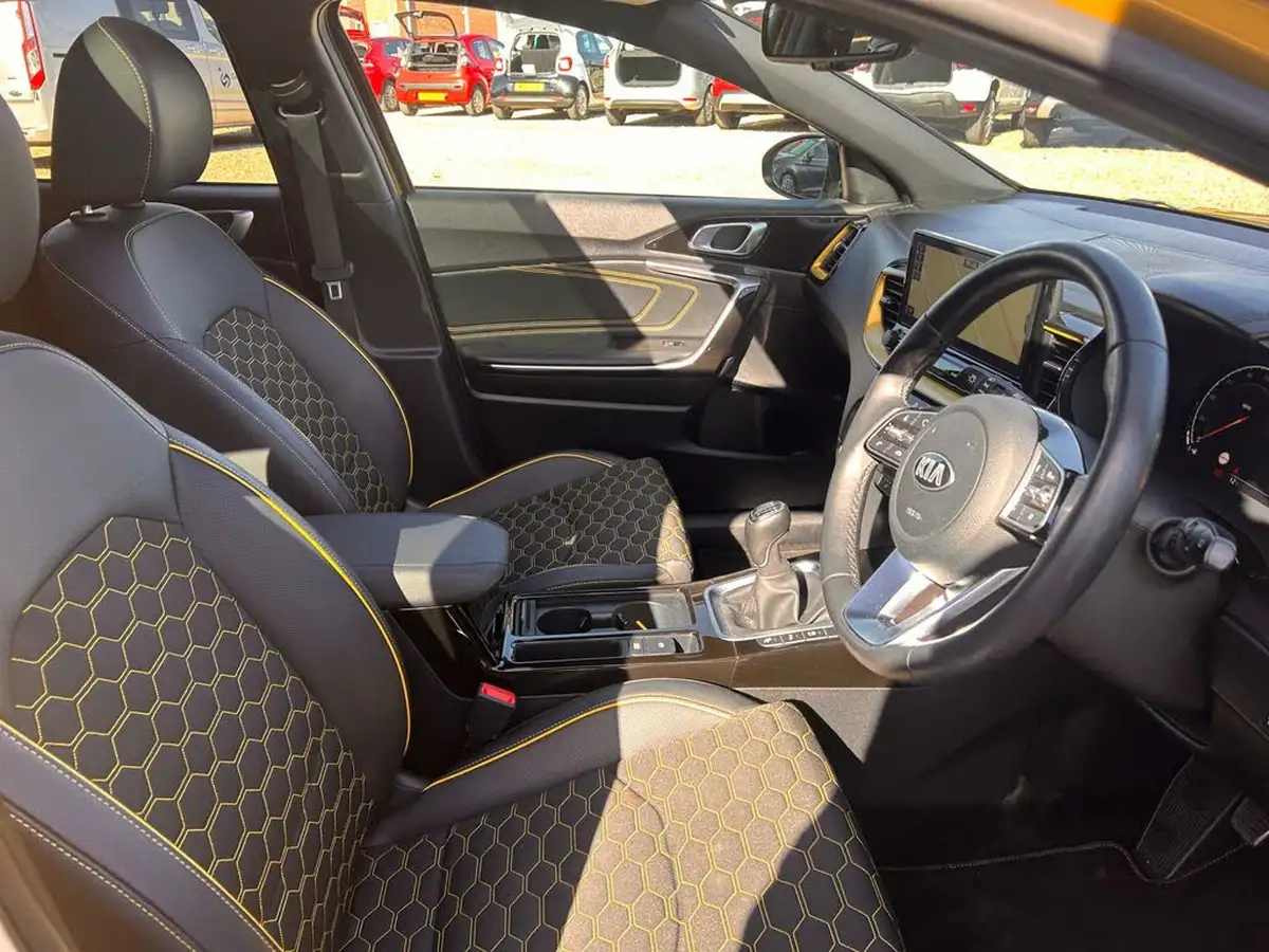 2020-kia-xceed-14-t-gdi-first-edition-big-33